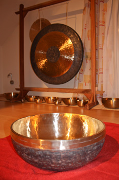 Gong mit Klangschale